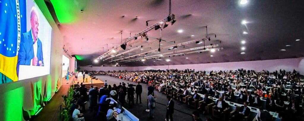 54914653298_a7f2feef15_k-1920x768-1-1024x410 COP - combustíveis fósseis ainda é um desafio